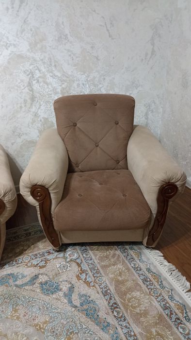 Продаю диван и кресла