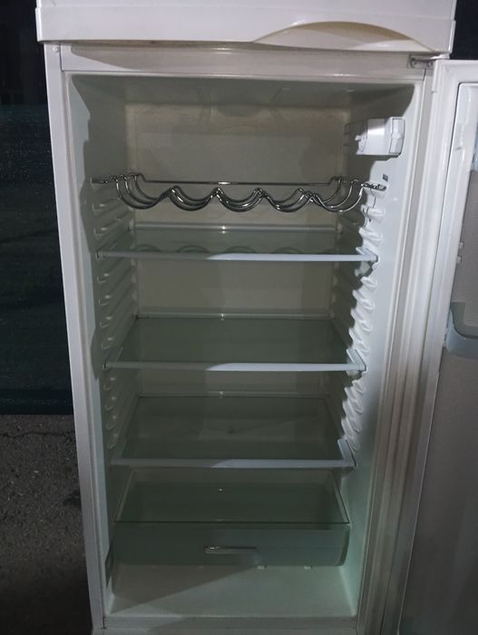 Продавам хладилник Körting с фризер