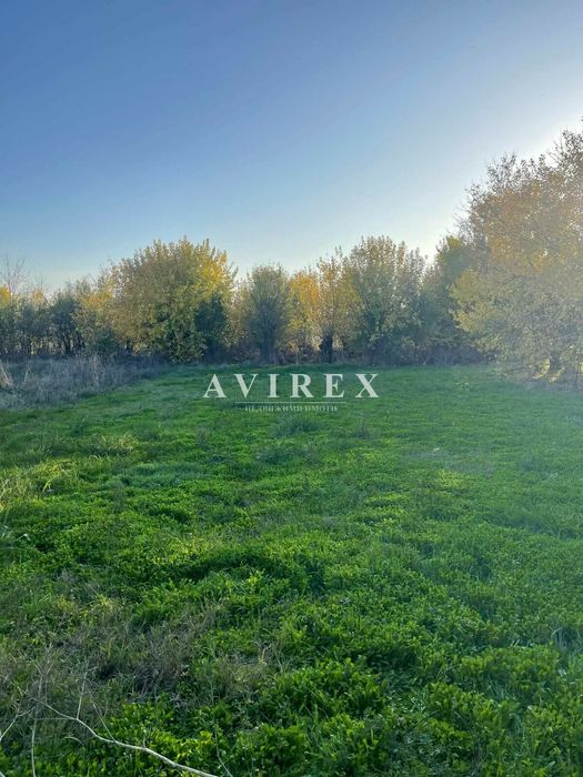 Къща за продажба - с. Бяла Река, 760 кв.м  допълнителни 1100 кв.м