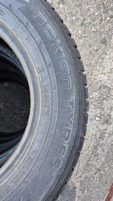Комплект шин Nokian    .
