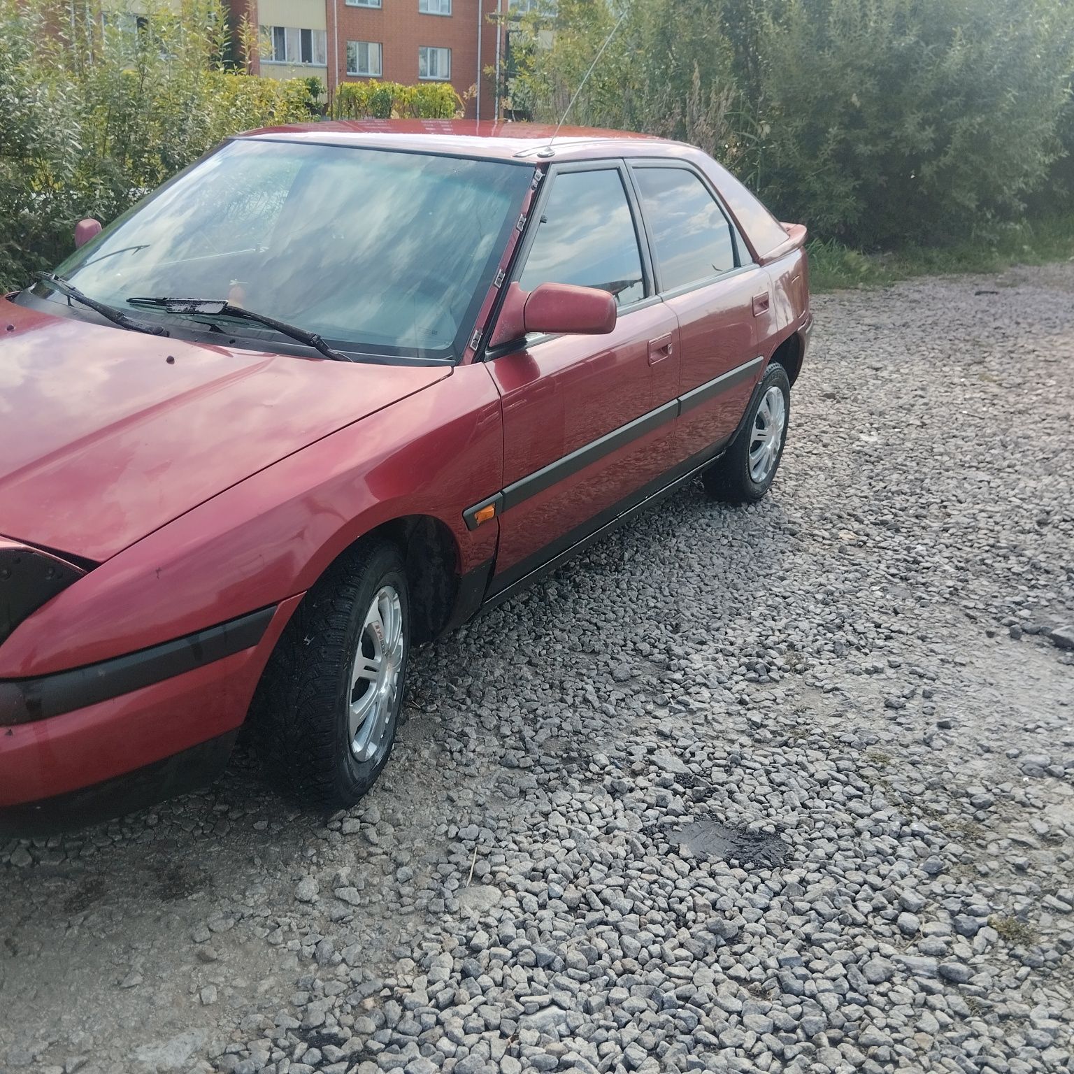 Mazda 323 продам