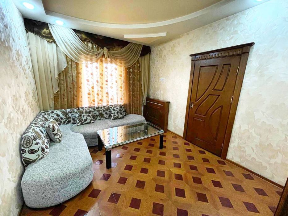 Сдаётся 4-х комнатная квартира в центре