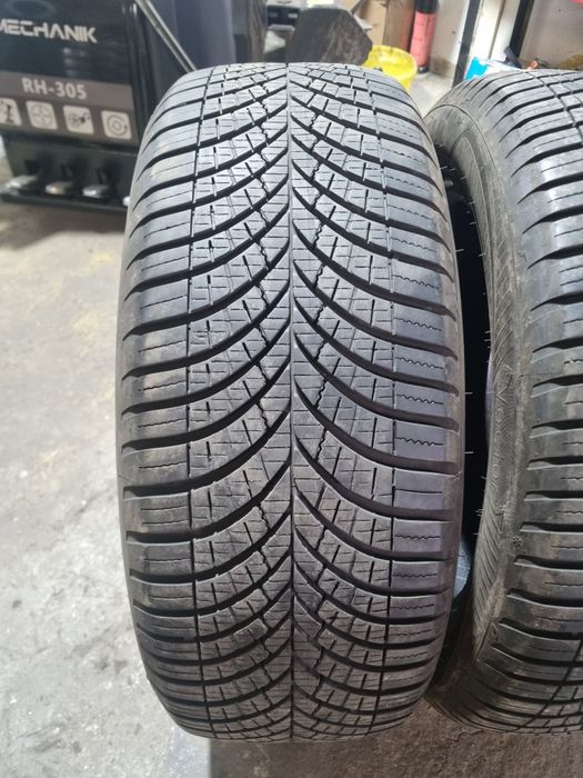 2 x Anvelope 215/55/R17 98w Goodyear Vector 4Seasons Gen-3 DOT 2022