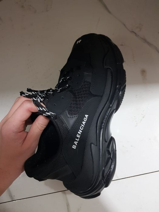 Vând balenciaga triple s mărime 44