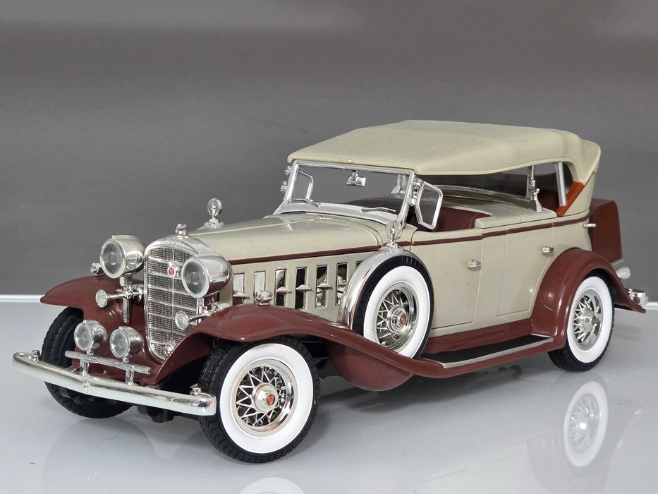 Macheta Auto 1/18 Anson Cadillac Sport Phantom 1932