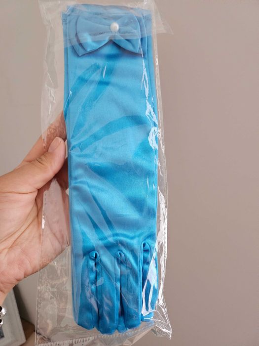 Атласные детские перчатки