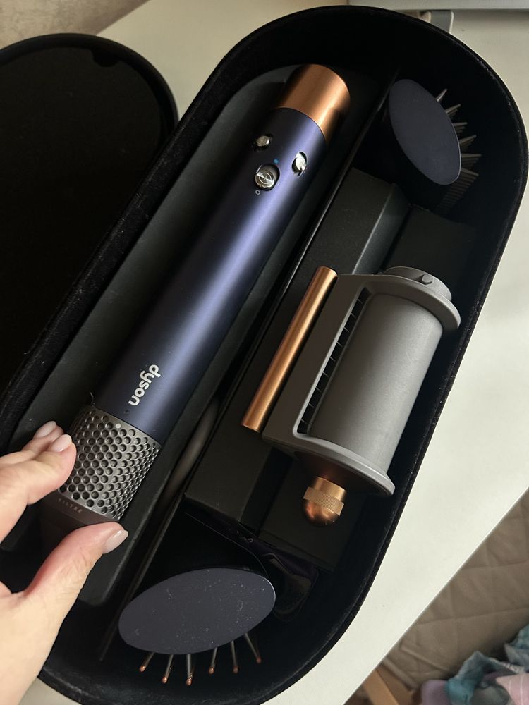 Dyson синий продам
