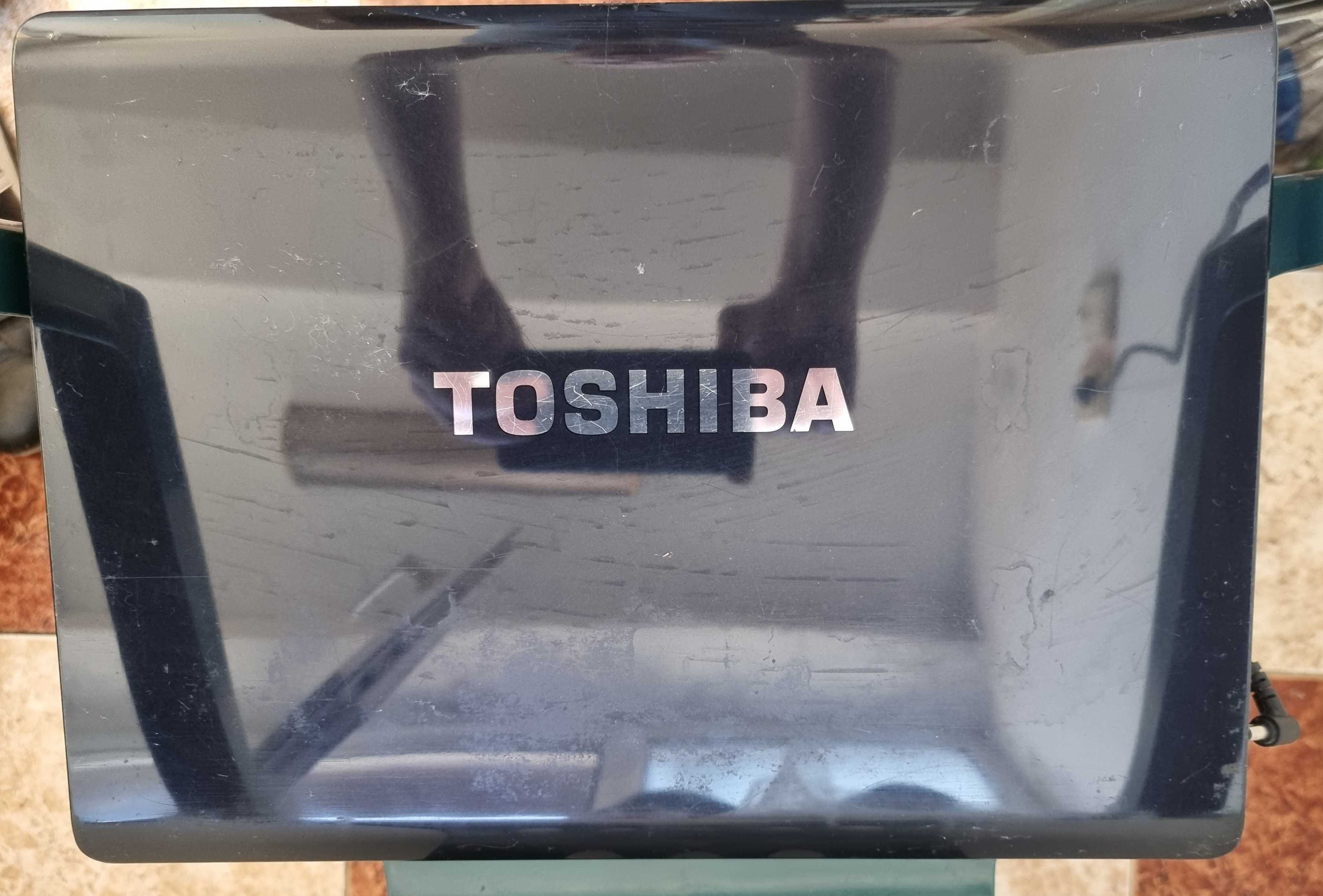 [За Резервни Части Или Ремонт]  Toshiba Satellite P200 15.6 "| RAM-2GB