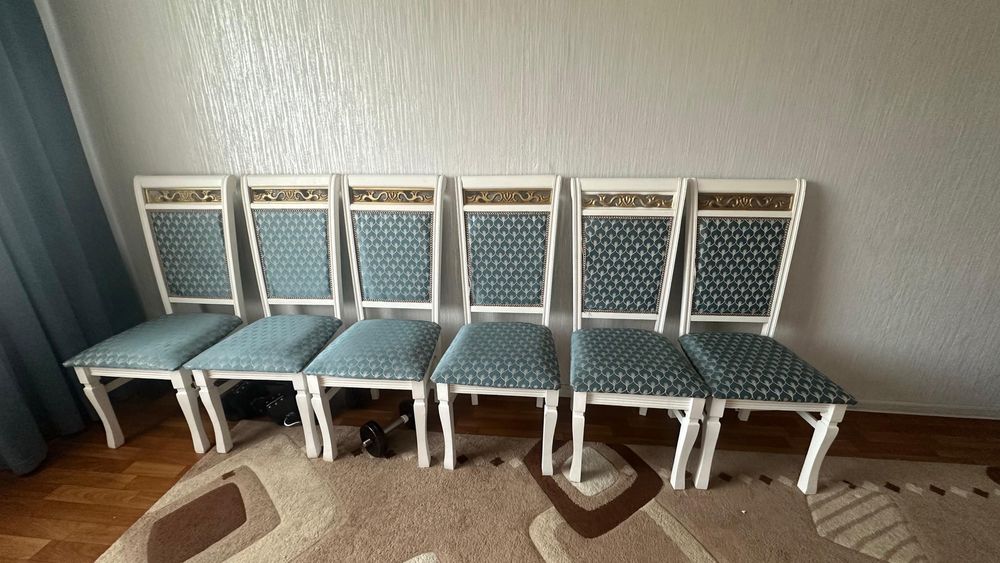 Стулья депутатский