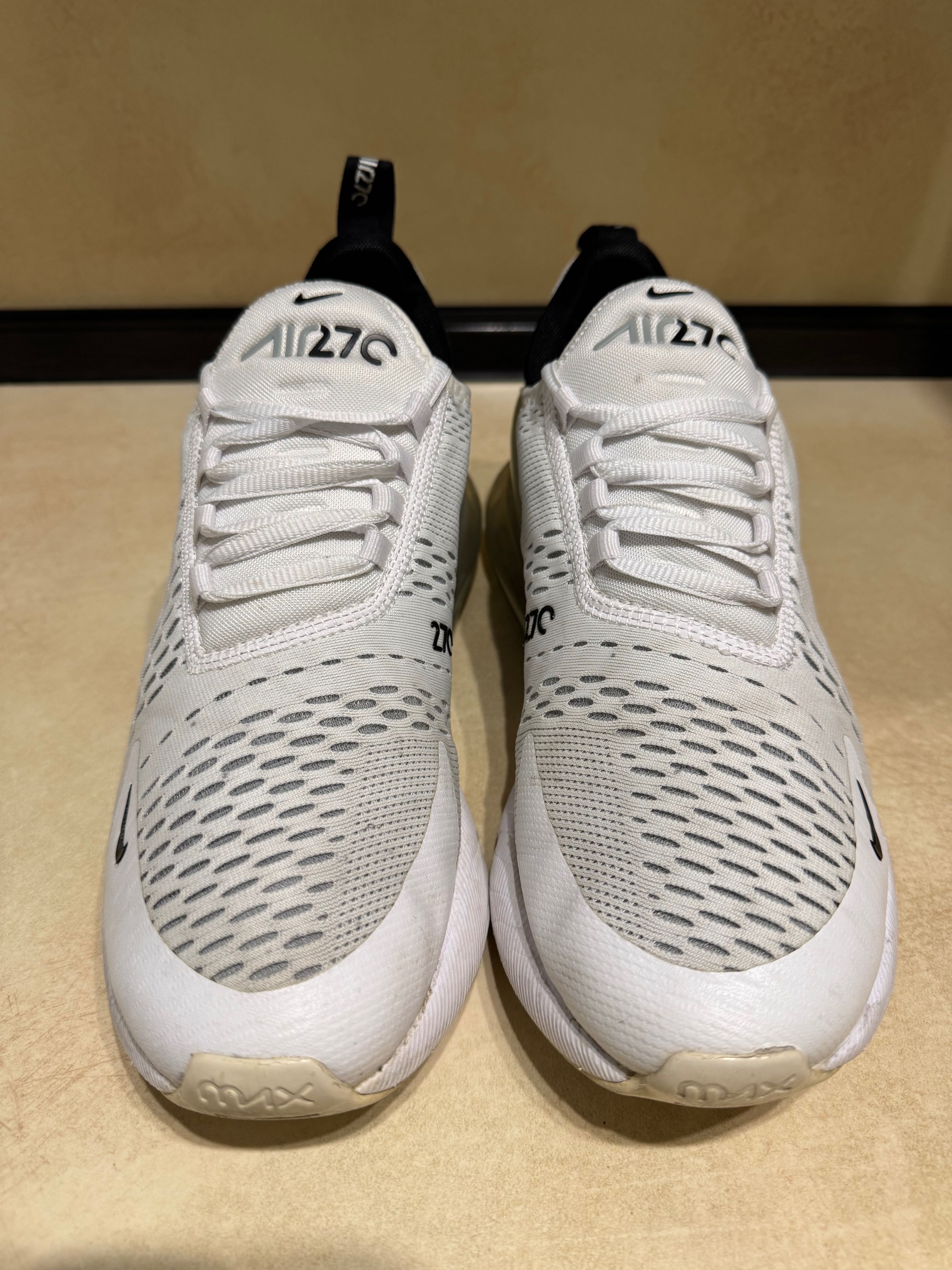 Nike Air Max 270.
