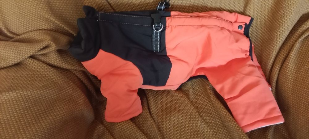 Продам очень теплый комбинезон для собак