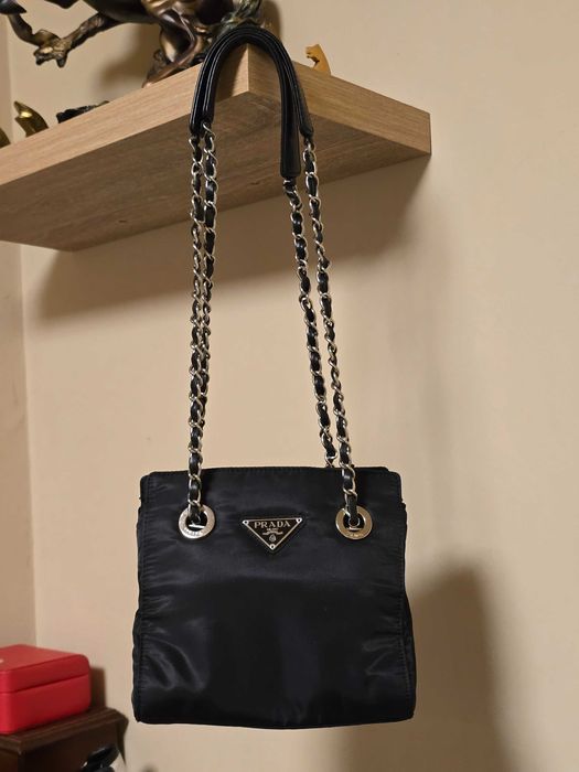 Prada страхотна дамска чанта