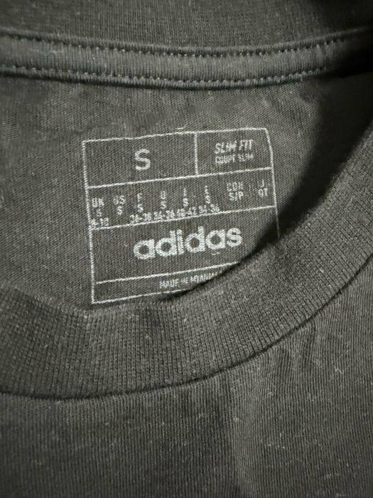 Тениска Adidas.