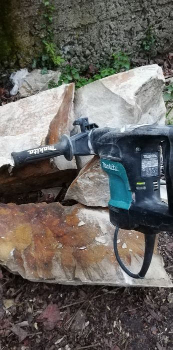 Професионални комбинирани къртач/перфоратори Makita AVT под наем