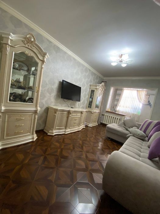 3 xona kvartira sotiladi