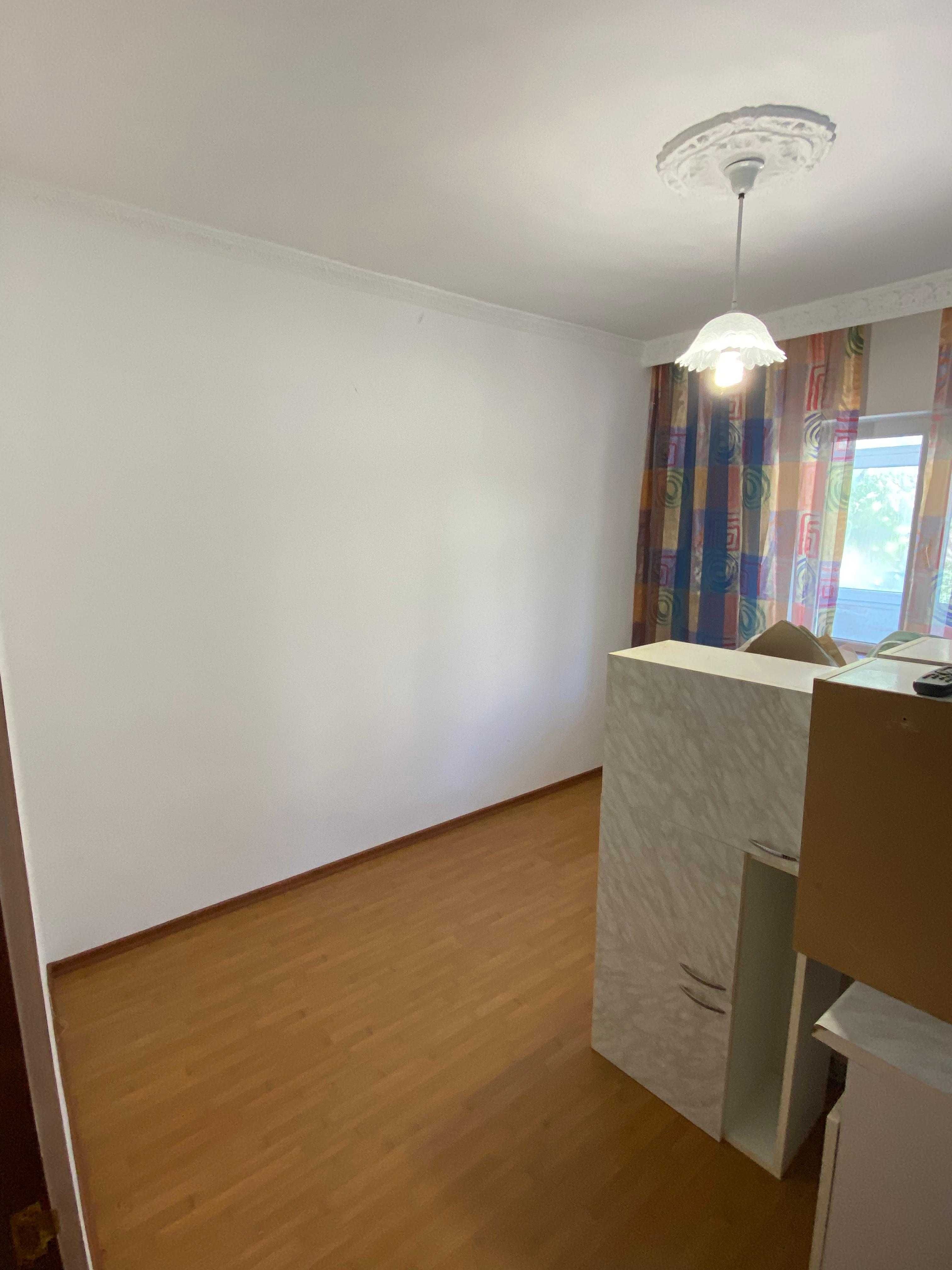 Slobozia - Vanzare Apartament 3 camere zona MB-uri - direct proprietar