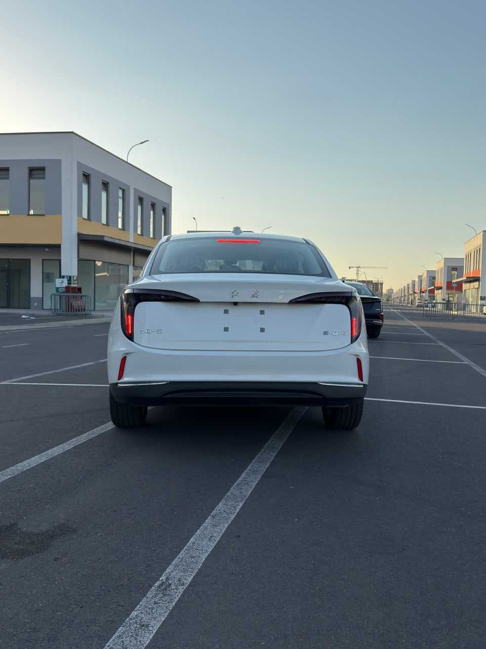 Hongqi E-qm5 500km | Nasiya savdo bor | Boshiga 4 300 $