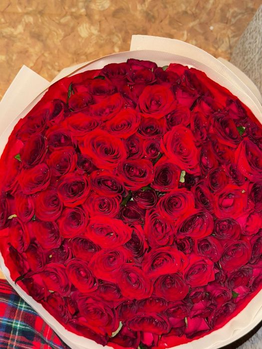Продам свежий  101 букет роз
