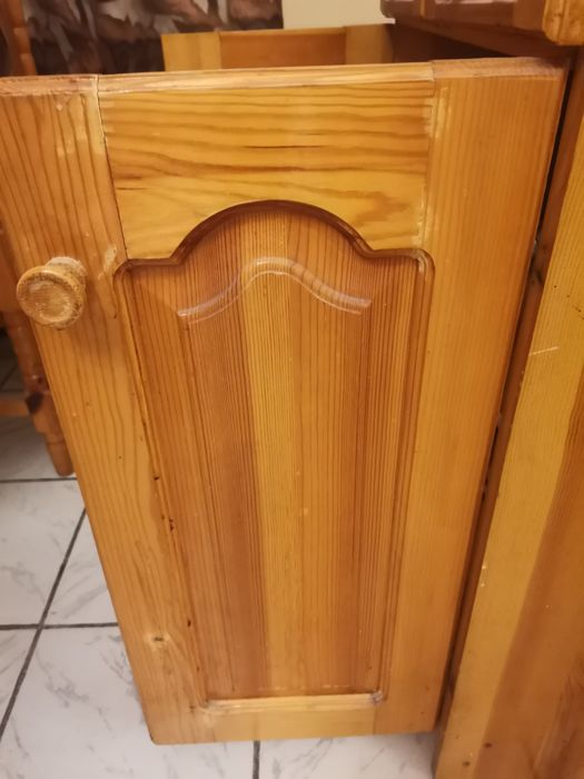 Дървен шкаф от масив шир/дълбочина/височина 60/61/86см