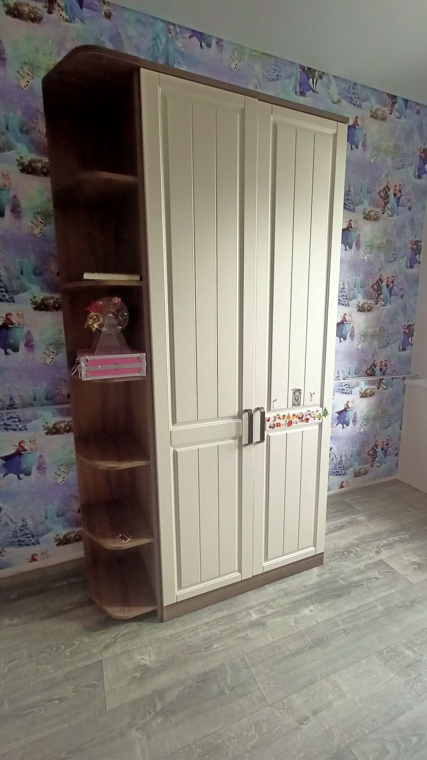 Пролам двухъярусную кровать+лестница+шкаф