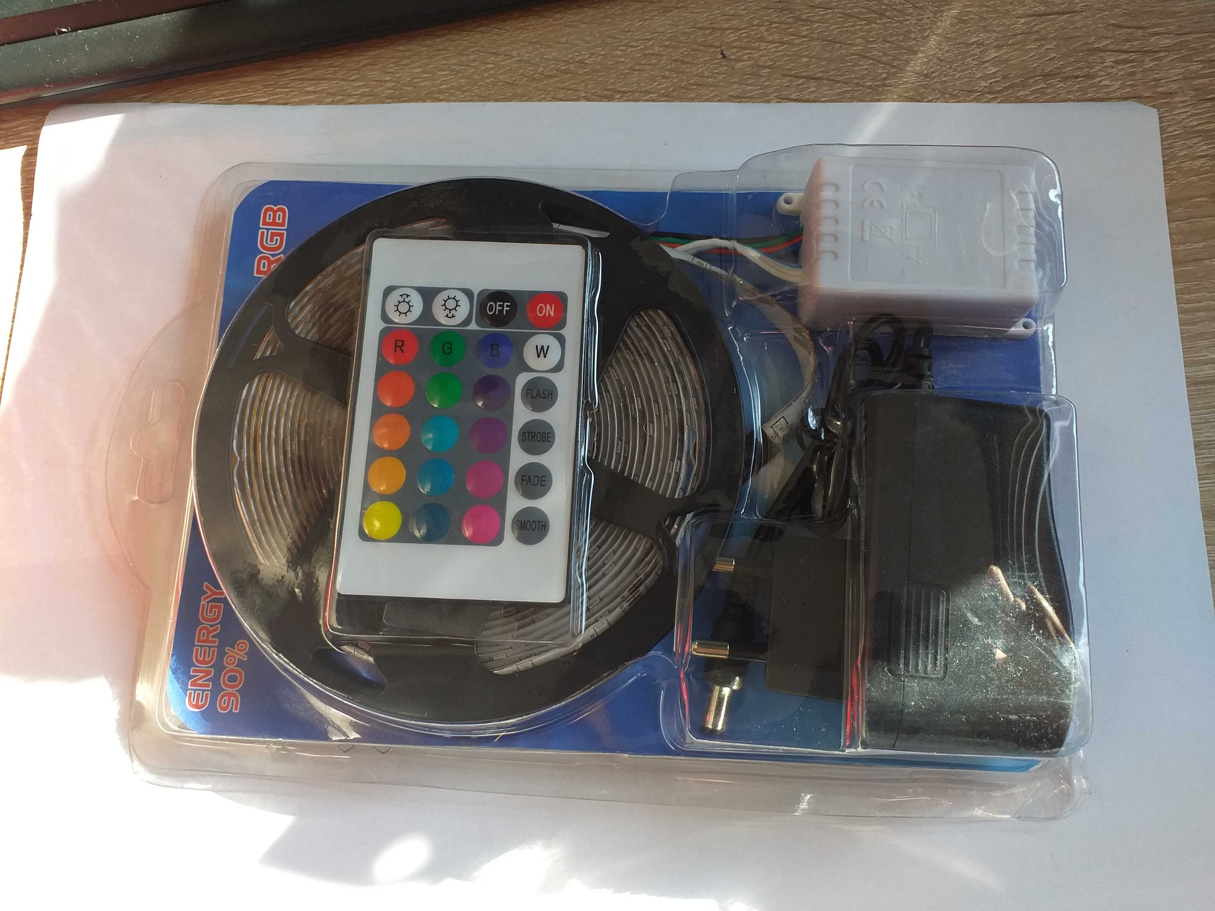 Banda LED SMD RGB , 5M cu controller , telecomanda , transformator