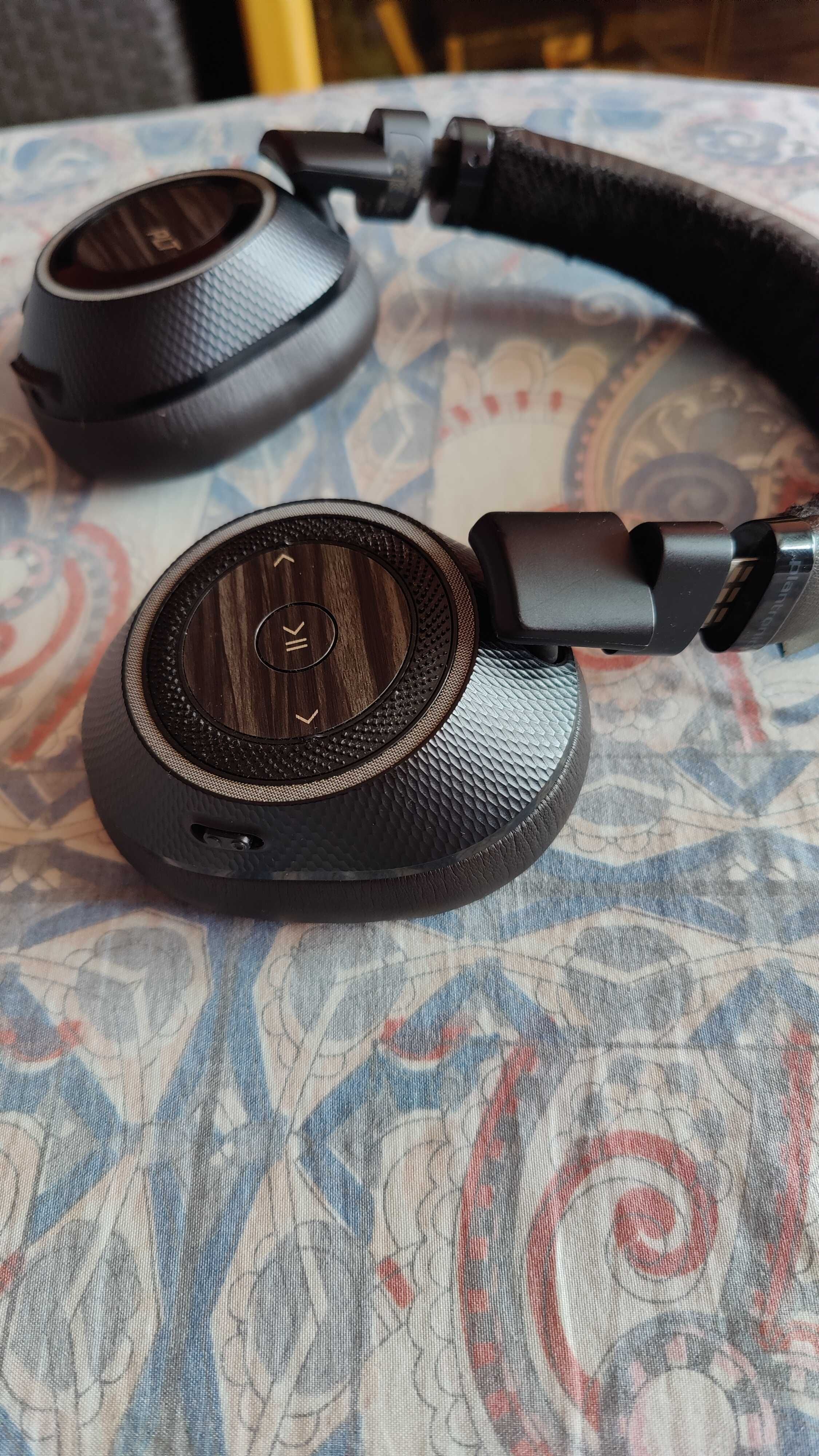 Наушники накладные Plantronics BackBeat Pro 2