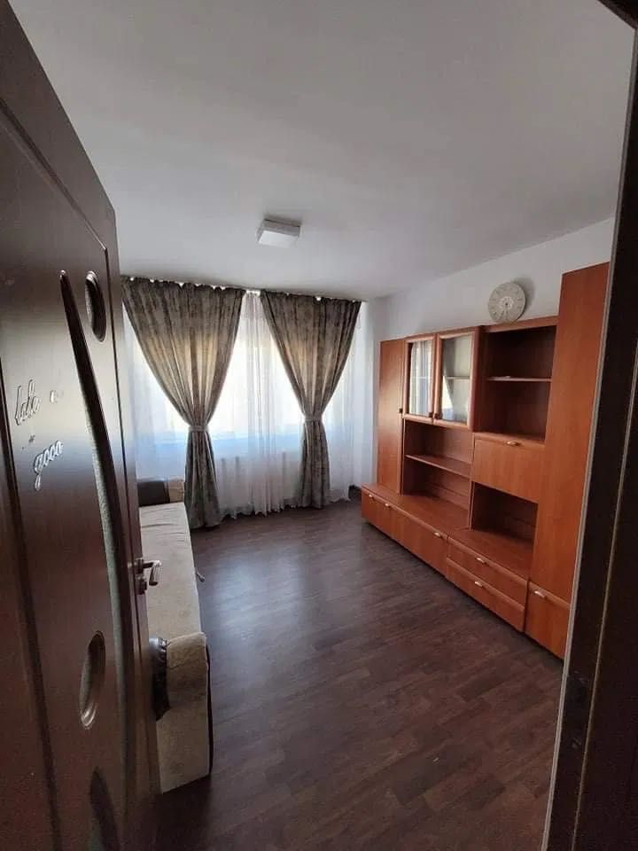 Vând apartament spațios