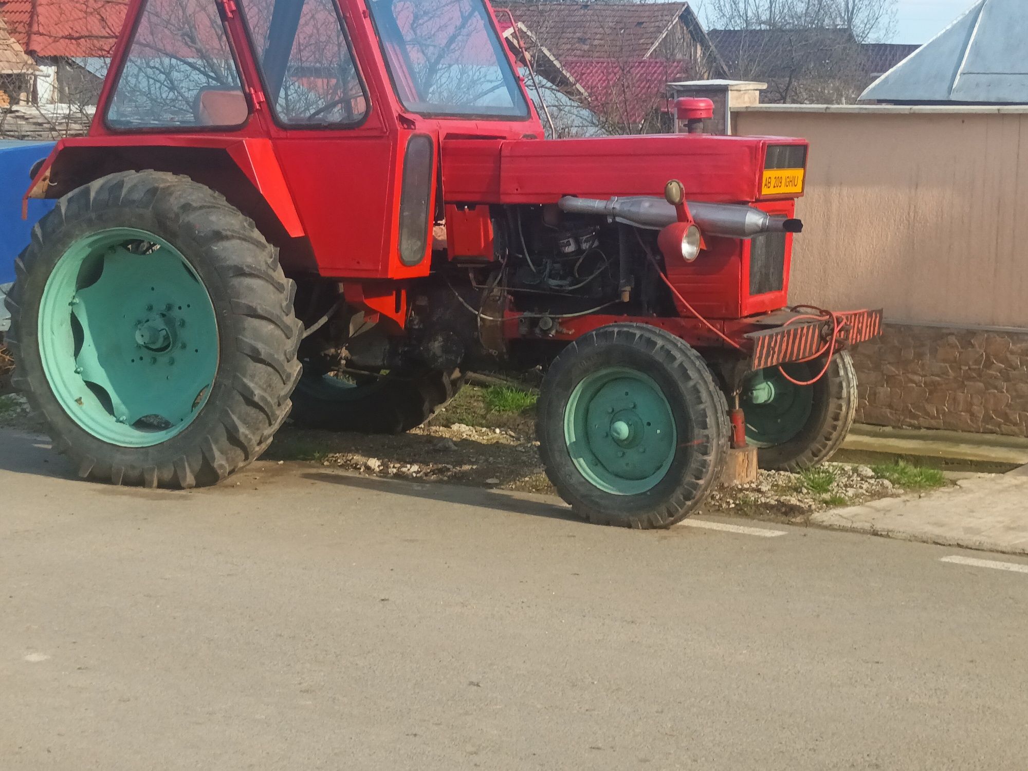 Vând tractor u 650