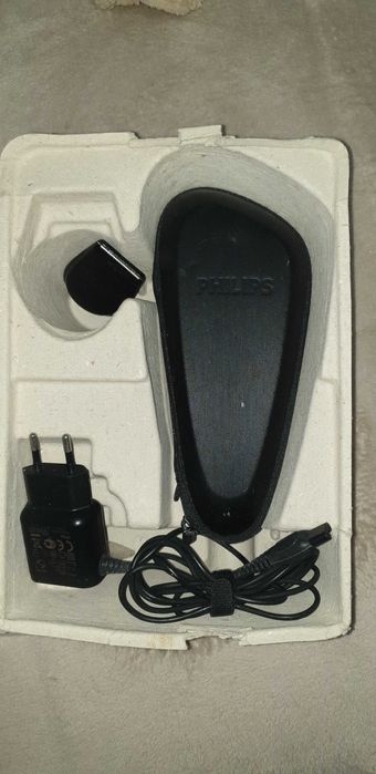 Vand aparat de ras , barbierit  Philips seria9000 stare foarte buna !