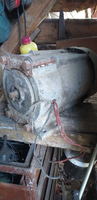 Vand motoare electrice de diferite puteri si tensiuni