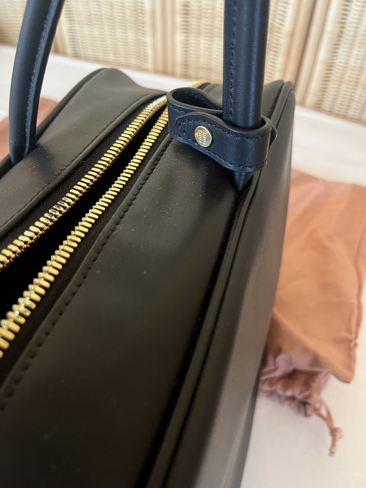 Miu miu чанта оригинал