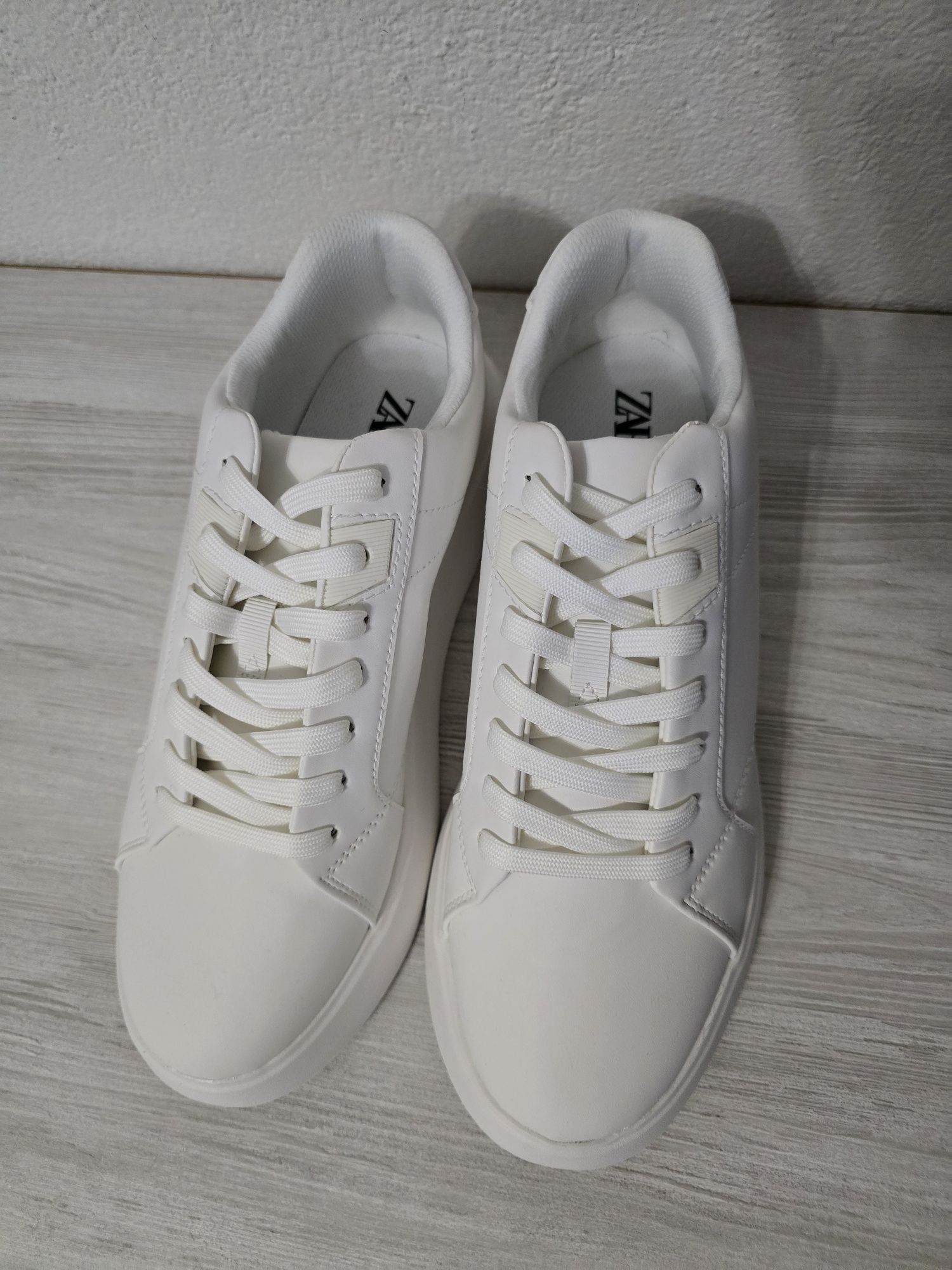 Мъжки бели кецове ZARA 43 номер