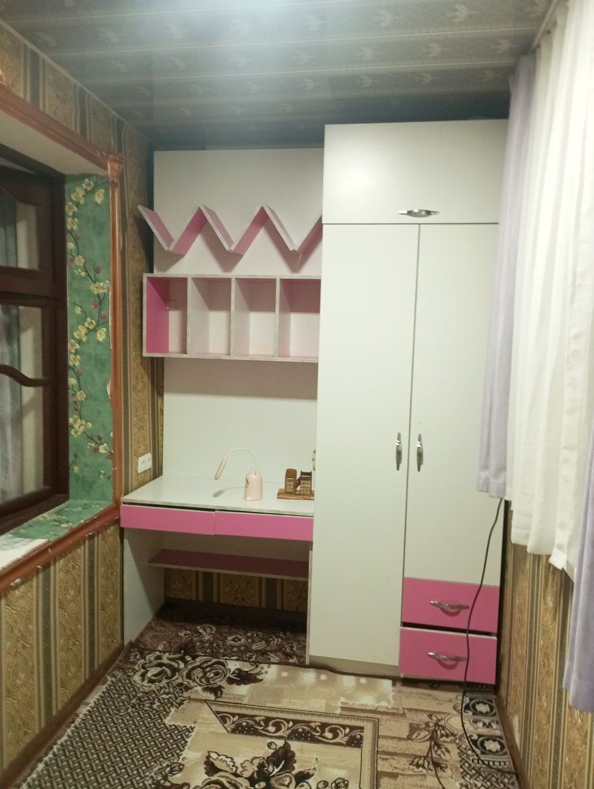 3ком.3этаж Чиланзар 23кв-л.Базар Фархадский.С ремонтом,обстановка