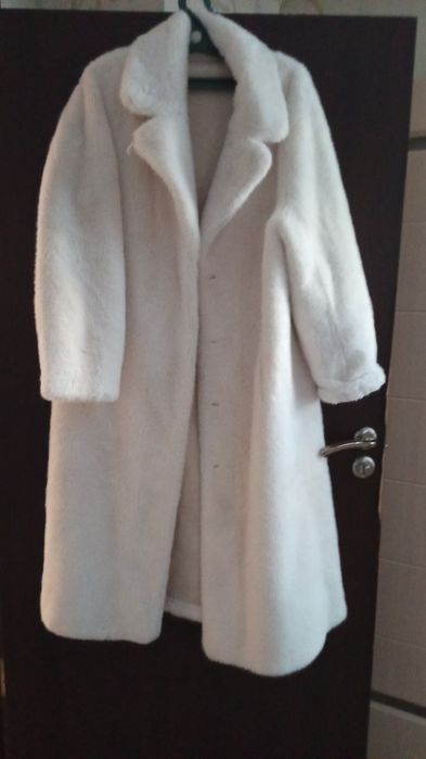 Экошуба белого цвета пушистая