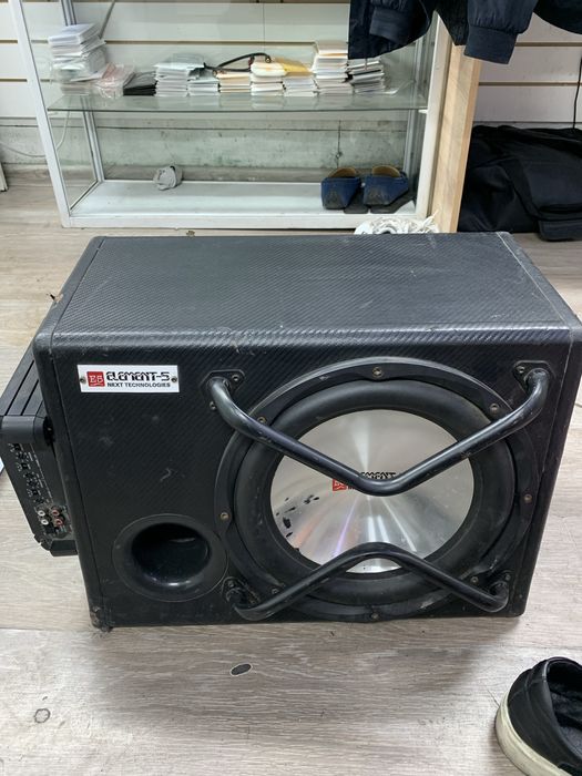 Продам сабуфер 5 элемент в хорошем состоянии с уселителям