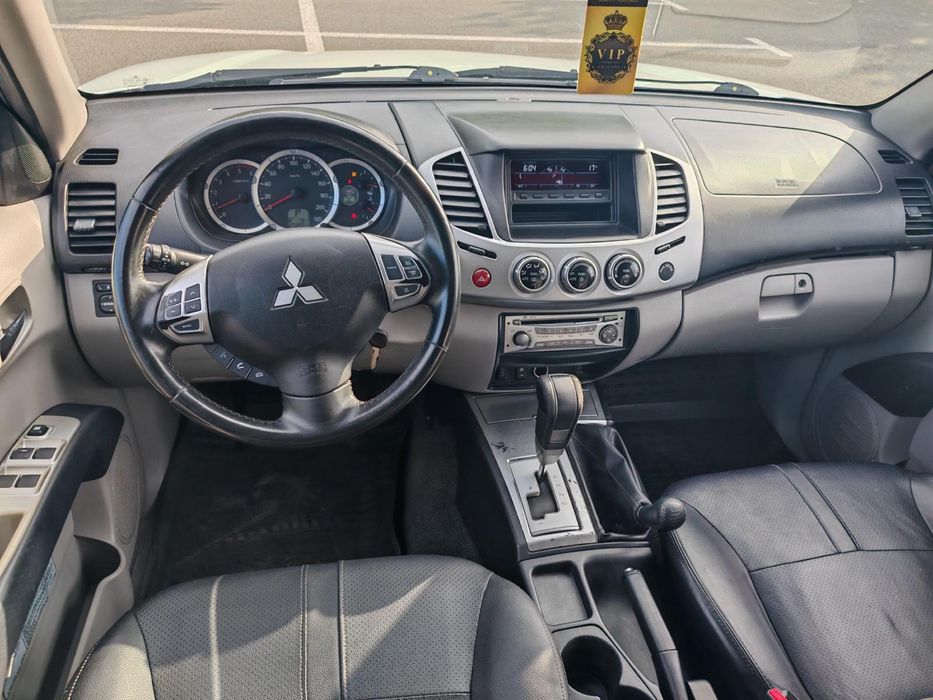 Mitsubishi L200 Automatic piele scaune electrice recent adus