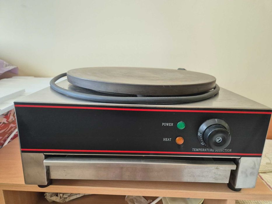 Проф. студена витрина Бен мари и проф. електрически плочи за палачинки