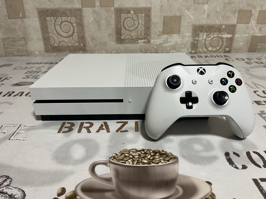 Xbox One S 1TB В идеальном состоянии
