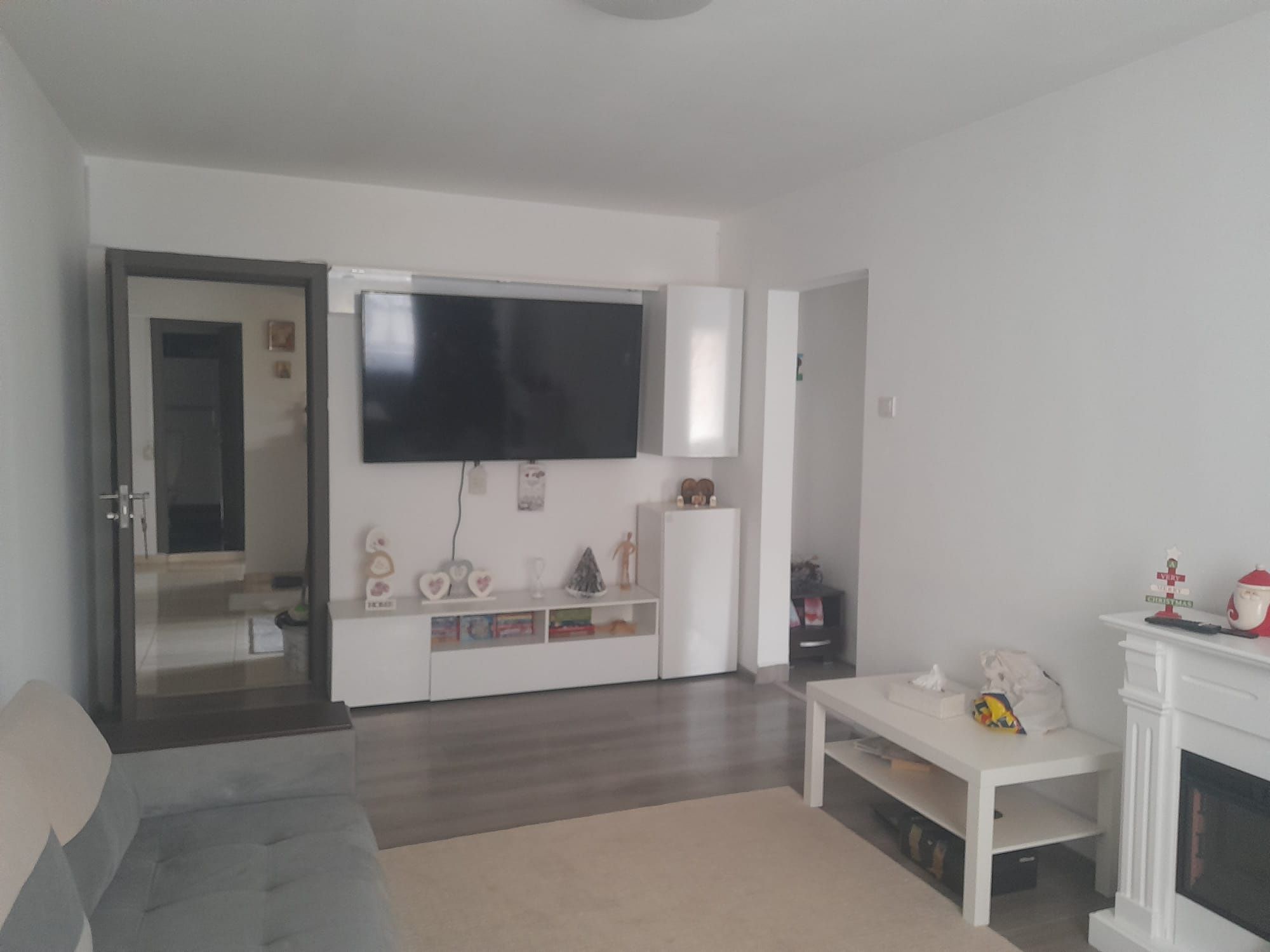 Vând apartament 4 camere,89 mp,in zona militari, răsăritului ,