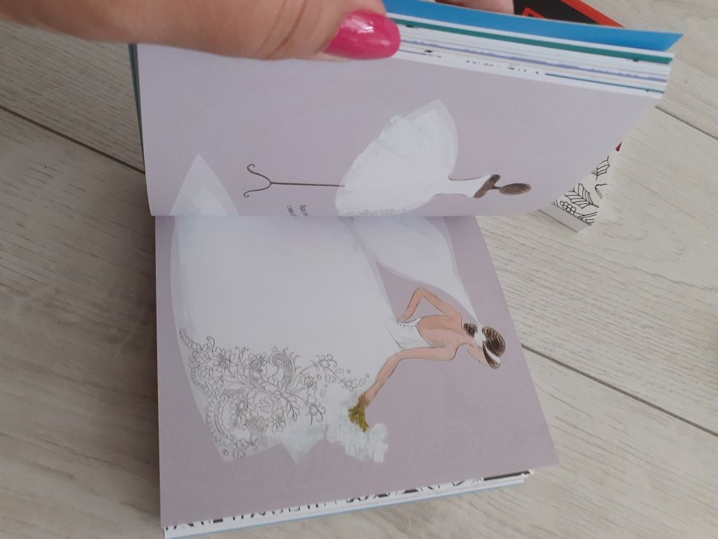 Антистрес книги за оцветяване