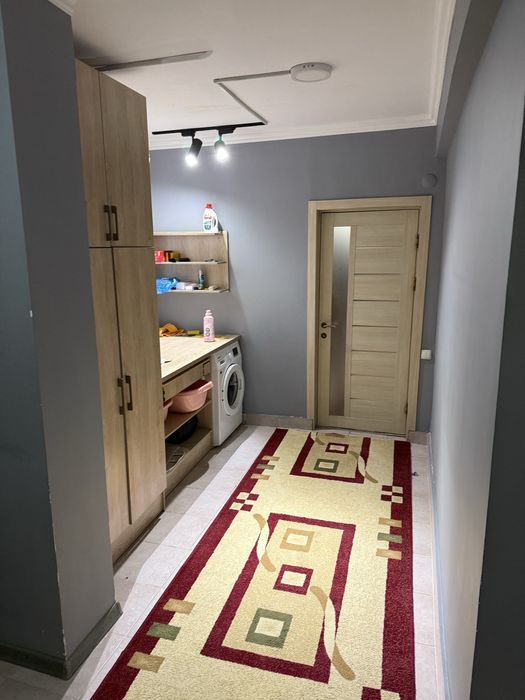 2х комнатная квартира 90кв. 2 этаж.