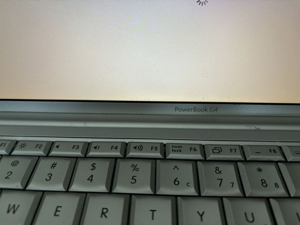 Apple PowerBook G4 functional cu incarcator