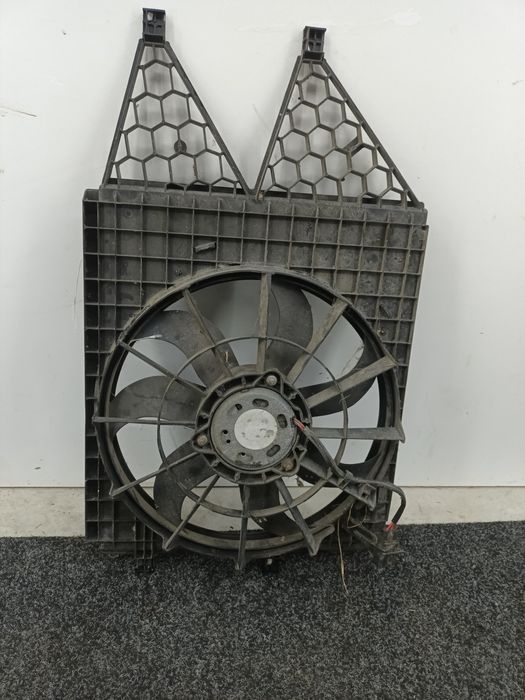 Dezmembrez Electroventilator de pe VW POLO 6R 2009-2016