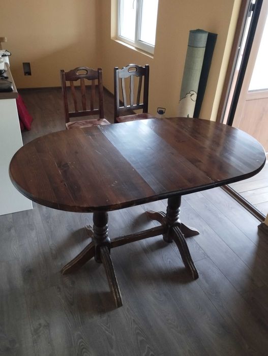 Трапезна маса с четири стола