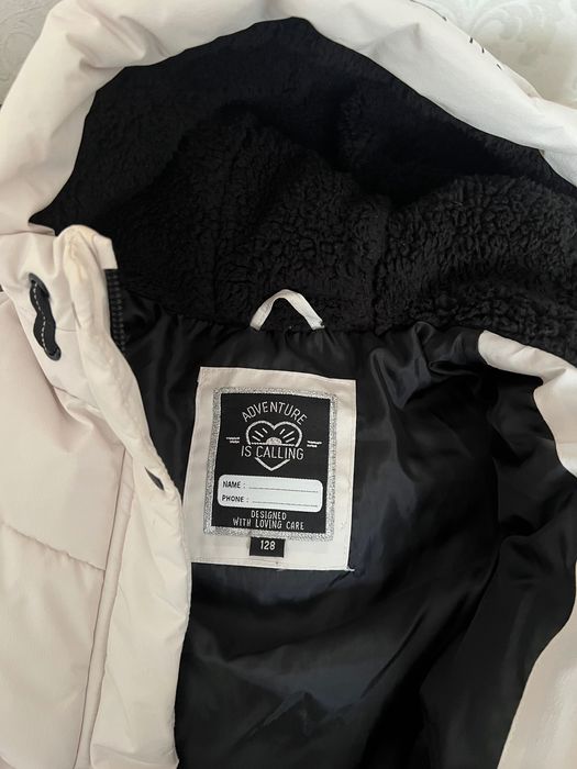 Продам удлинённую куртку на девочку