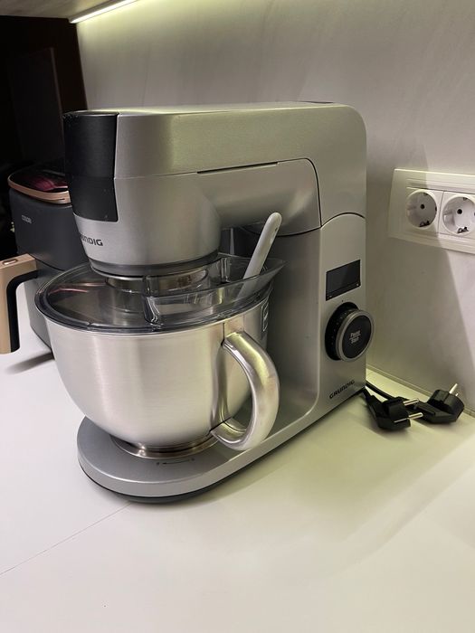 Mixer Planetar Grundig KMP8650S – 1000W, bol 4.6L