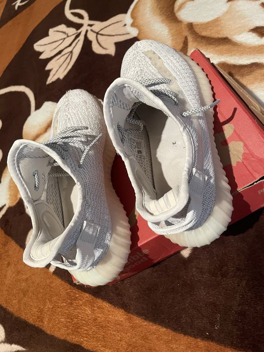 vand yezzy 350 v2 white reflective