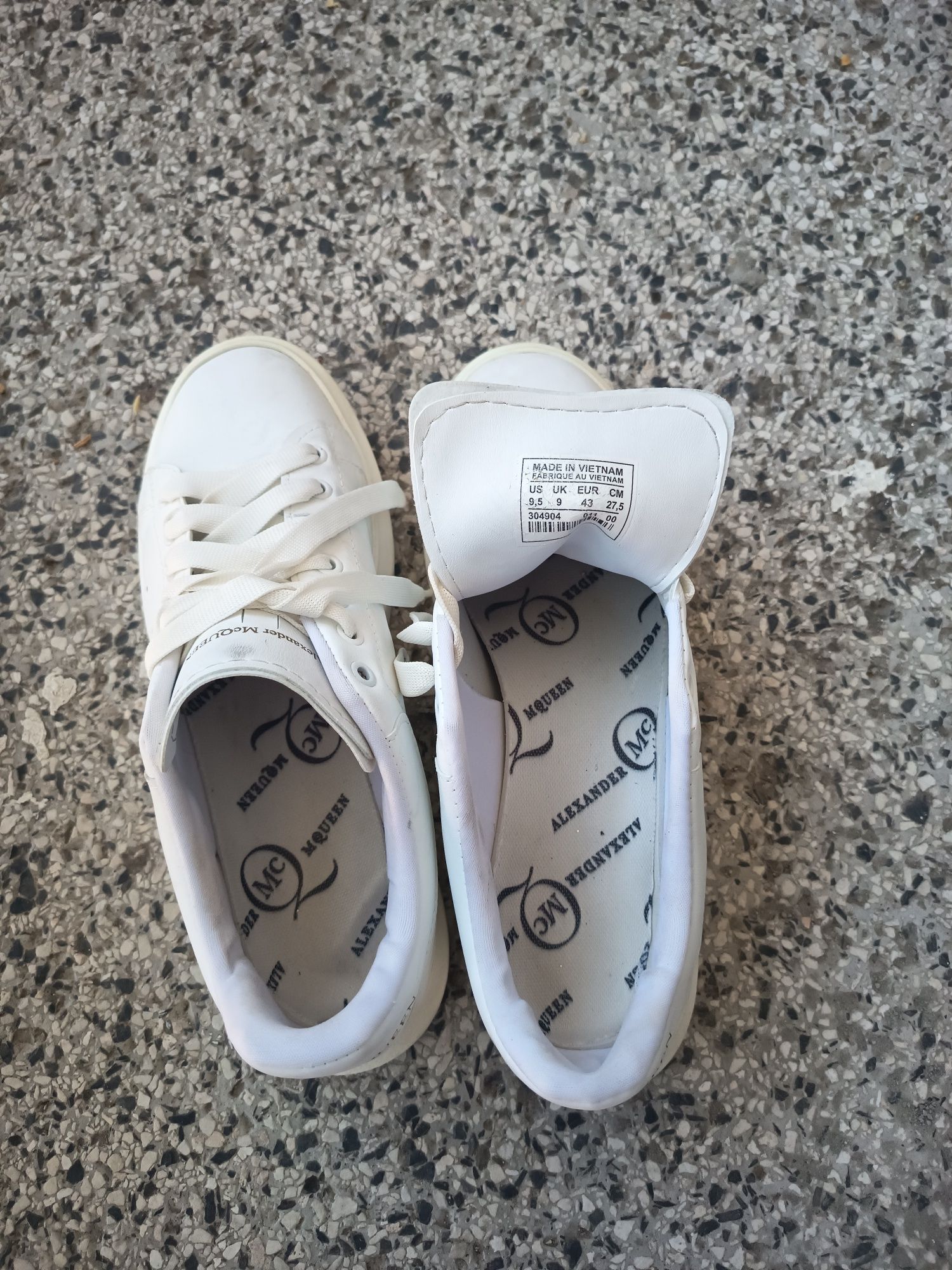 Продавам дамски маратонки Alexander McQUEEN