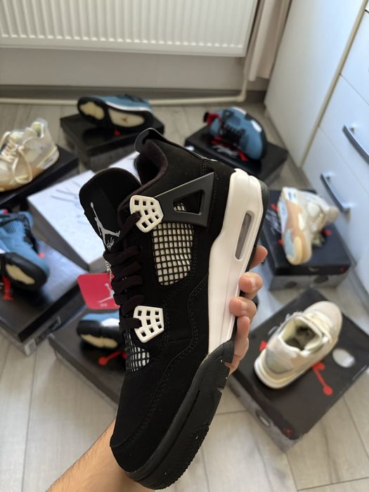 Jordan 4 marimea 40 41