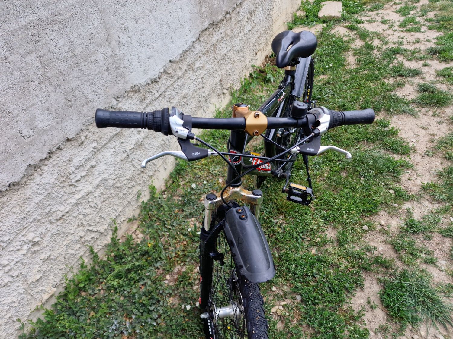 Bicicleta MTB cu suspensie